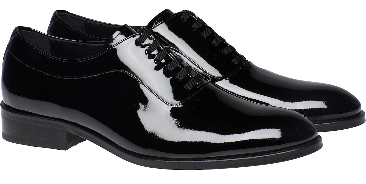 http://georgehahn.com/wp-content/uploads/2014/04/Shoes_Black_Tuxedo_Shoe_Fw131510_Suitsupply_Online_Store_2.jpg